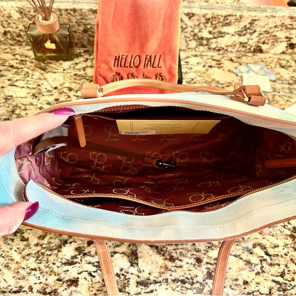 Dooney & Bourke DISNEY: Cinderella’s Castle Tote 🏰 - Picture 7 of 13